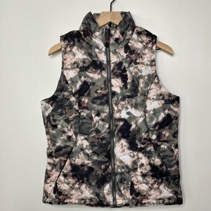 DSG Camo Puffer Vest Women’s Size M
